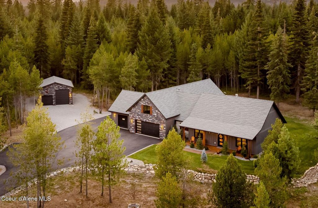 Photo of 20283 Crooked Rock Ln, Rathdrum, ID 83858 (MLS # 25-8210)