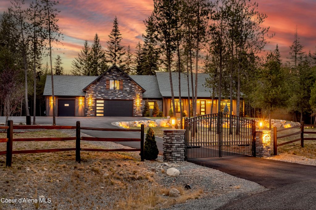Photo of 20283 Crooked Rock Ln, Rathdrum, ID 83858 (MLS # 25-8210)