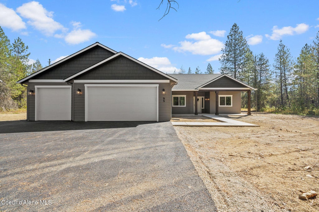 Photo of 95 Wyatt Ln, Spirit Lake, ID 83869 (MLS # 26-8939)
