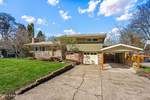 Photo of 606 Ella Ave, Sandpoint, ID 83864 (MLS # 26-3751)