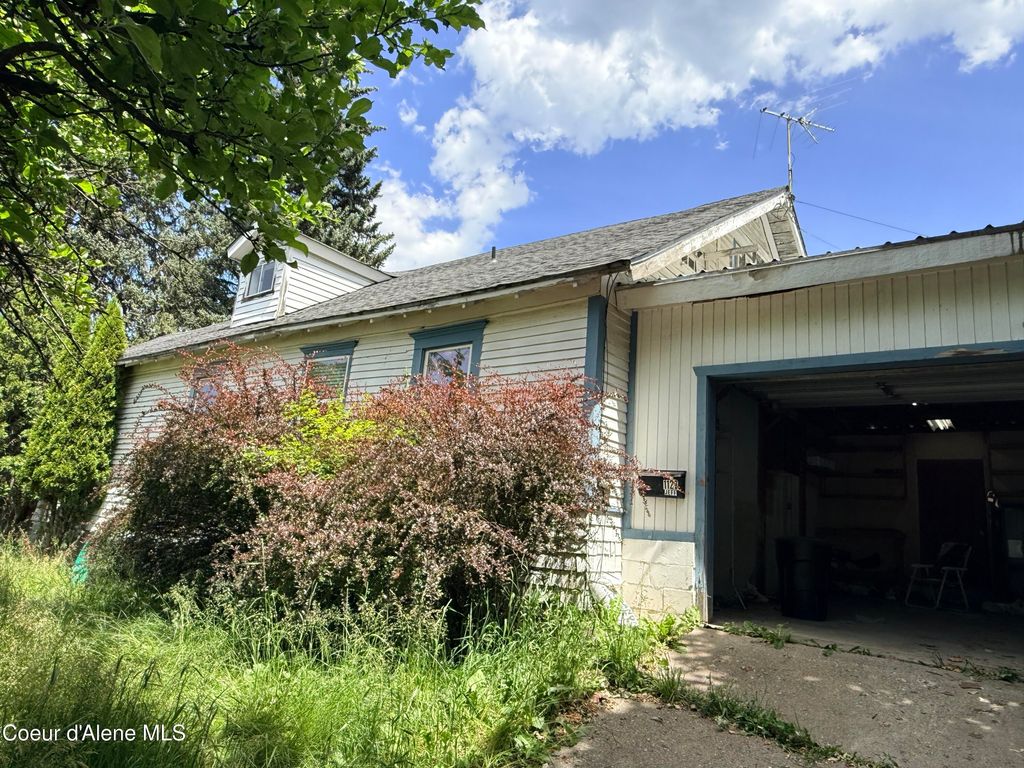Photo of 1127 Jefferson Ave, St. Maries, ID 83861 (MLS # 26-6670)