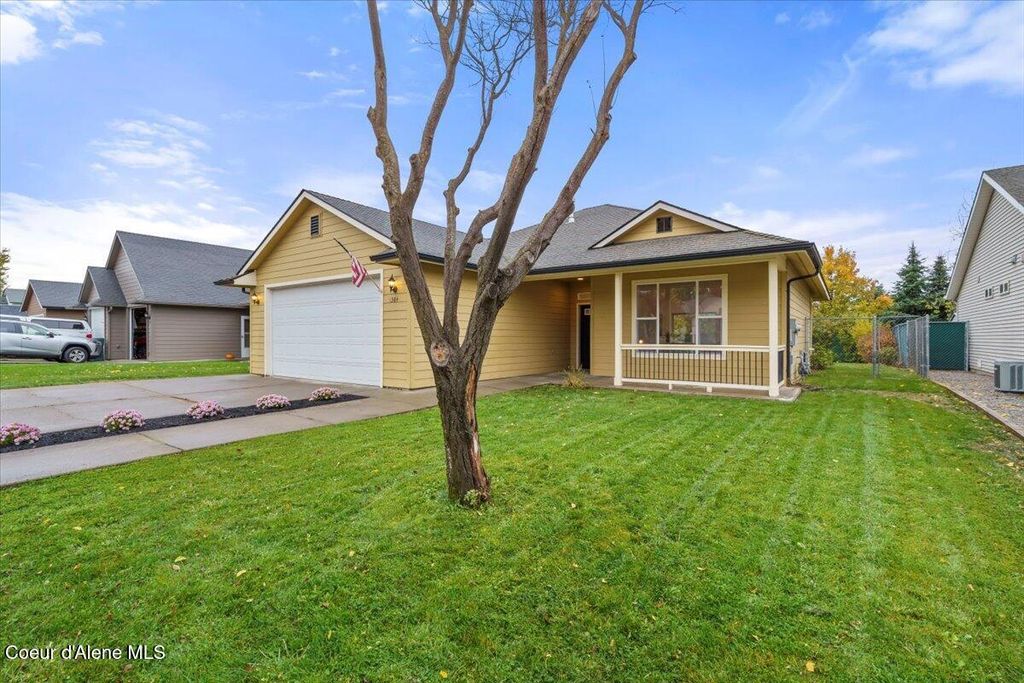 Photo of 1384 BERING Dr, Coeur dAlene, ID 83815 (MLS # 25-10640)