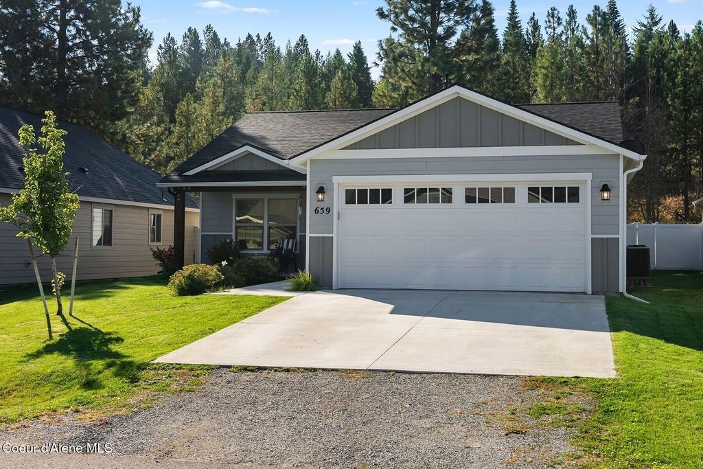 Photo of 659 Valley St, Oldtown, ID 83822 (MLS # 25-9792)