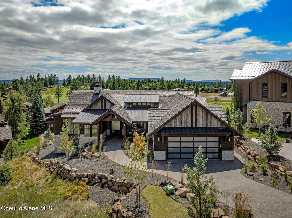 Photo of 6176 DUNITE Ct, Coeur dAlene, ID 83814 (MLS # 25-8417)