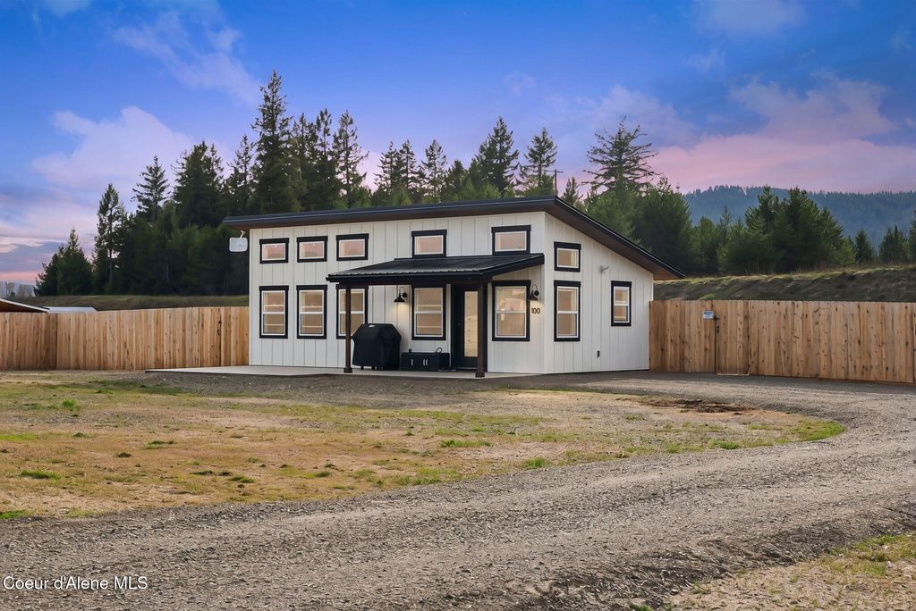 Photo of 100 Omaha Way, Sagle, ID 83860 (MLS # 26-3497)