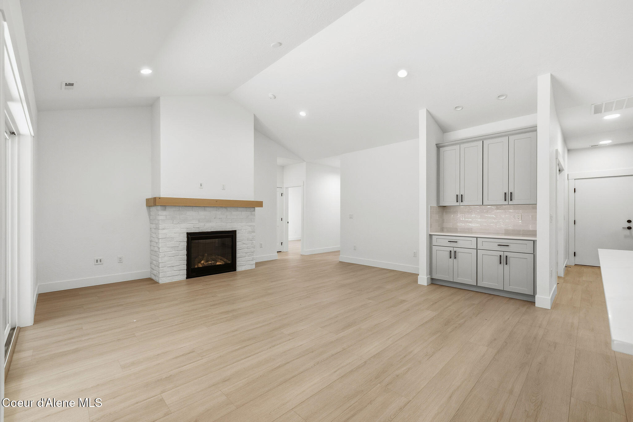 7705 Howard