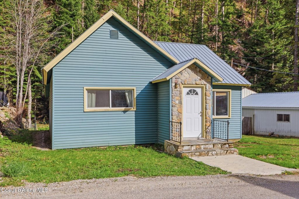 Photo of 452 2nd, Mullan, ID 83846 (MLS # 26-4165)