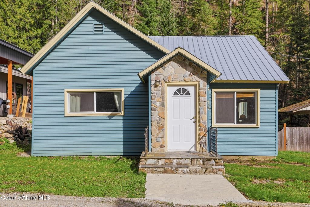 Photo of 452 2nd, Mullan, ID 83846 (MLS # 26-4165)