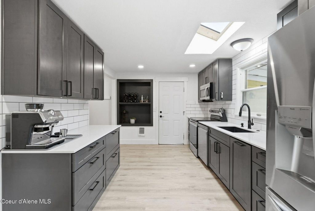 Photo of 129 COLUMBIA Ave, Spokane, WA 99205 (MLS # 25-10652)