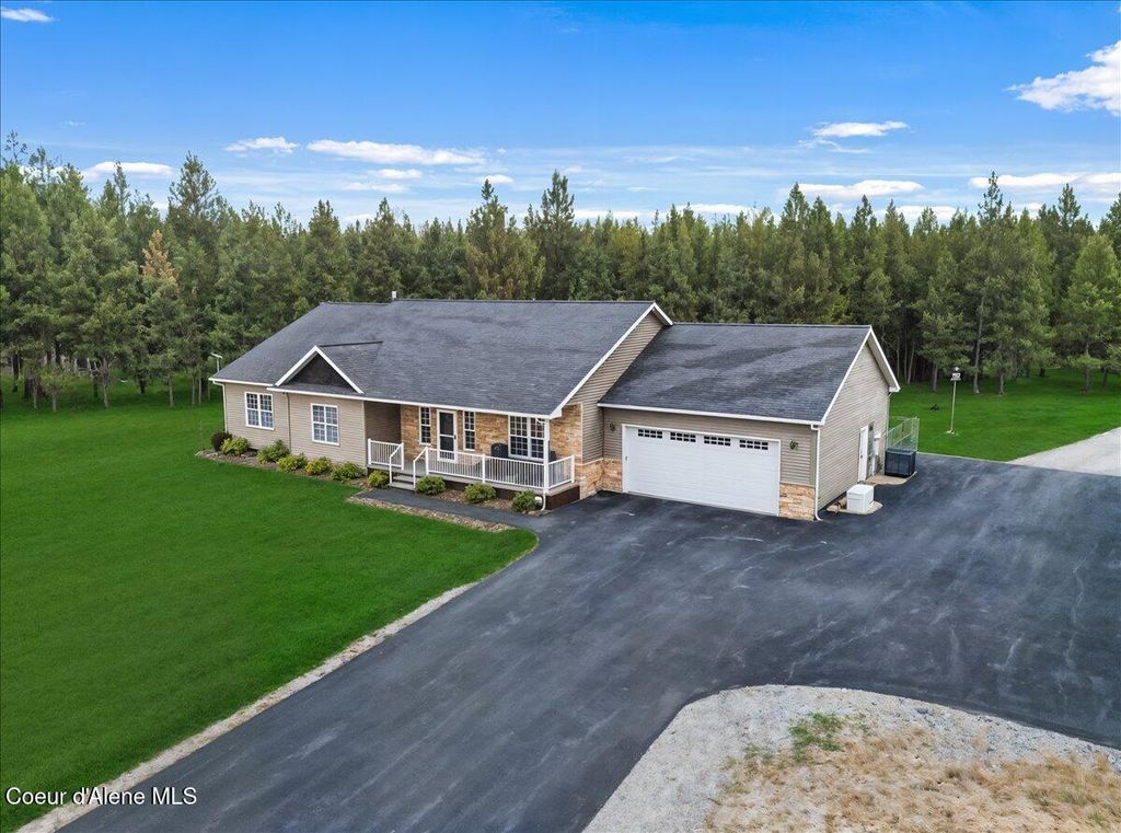 Photo of 9537 PARKS Rd, Athol, ID 83801 (MLS # 25-9583)