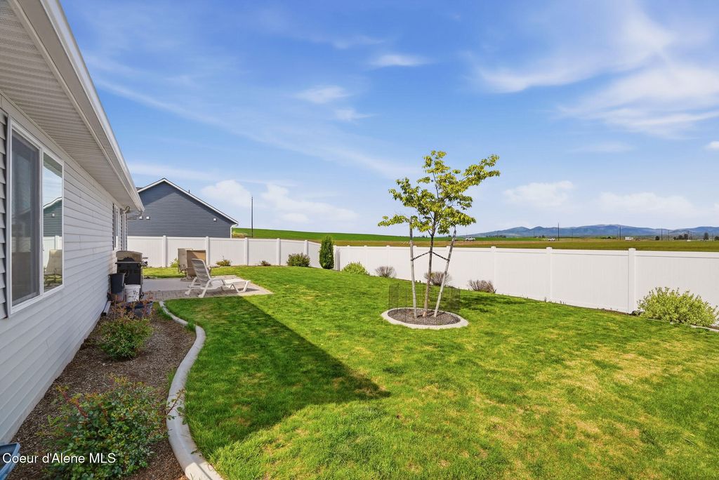 Photo of 12704 CAVANAUGH Dr, Rathdrum, ID 83858 (MLS # 26-5386)