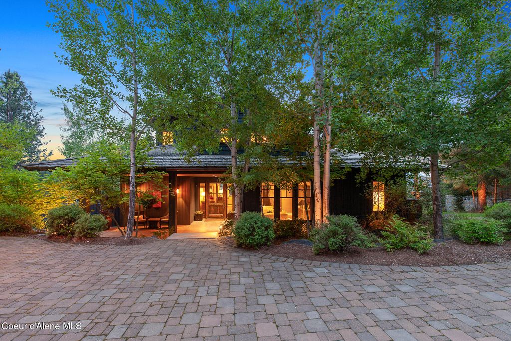 Photo of 7783 Buckrail Rd, Harrison, ID 83833 (MLS # 26-2191)