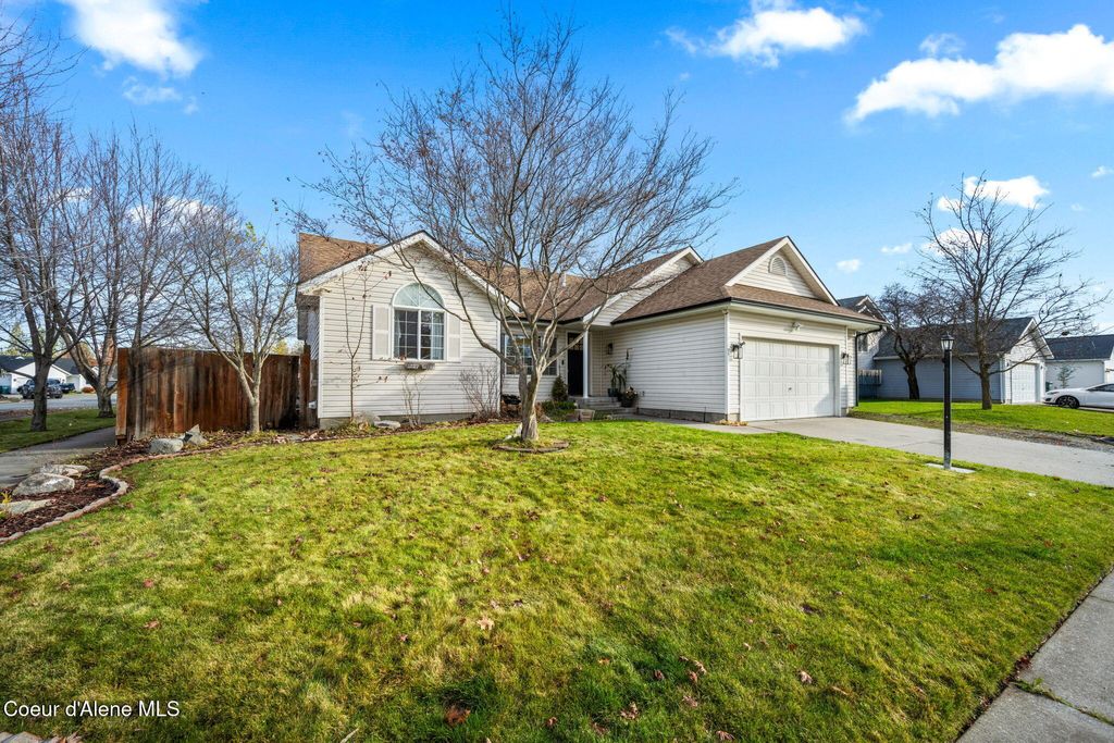 Photo of 7664 WINTER VIEW View, Coeur dAlene, ID 83814 (MLS # 25-11246)