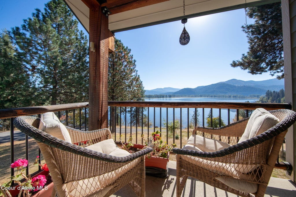 Photo of 1611 Round Lake Lake, St. Maries, ID 83861 (MLS # 26-10235)