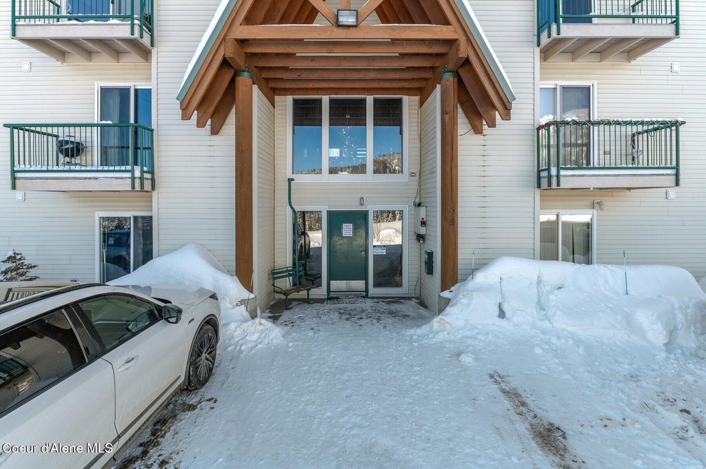 Photo of 515 Northwest Passage Passage #17, Sandpoint, ID 83864 (MLS # 26-6446)