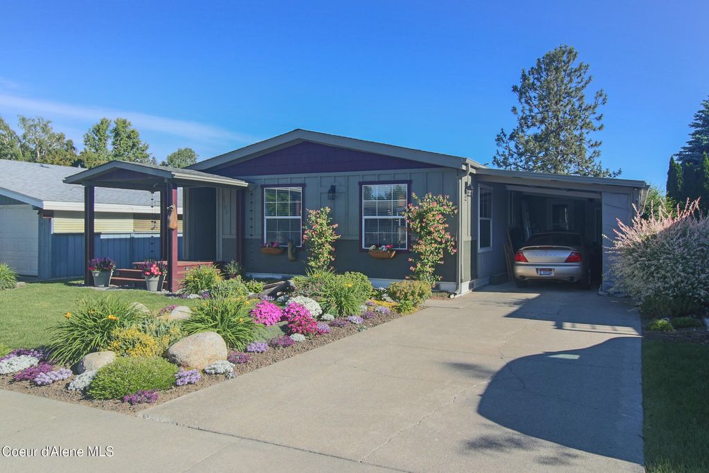 Photo of 2183 Marlborough AVE, Coeur dAlene, ID 83815 (MLS # 26-6101)