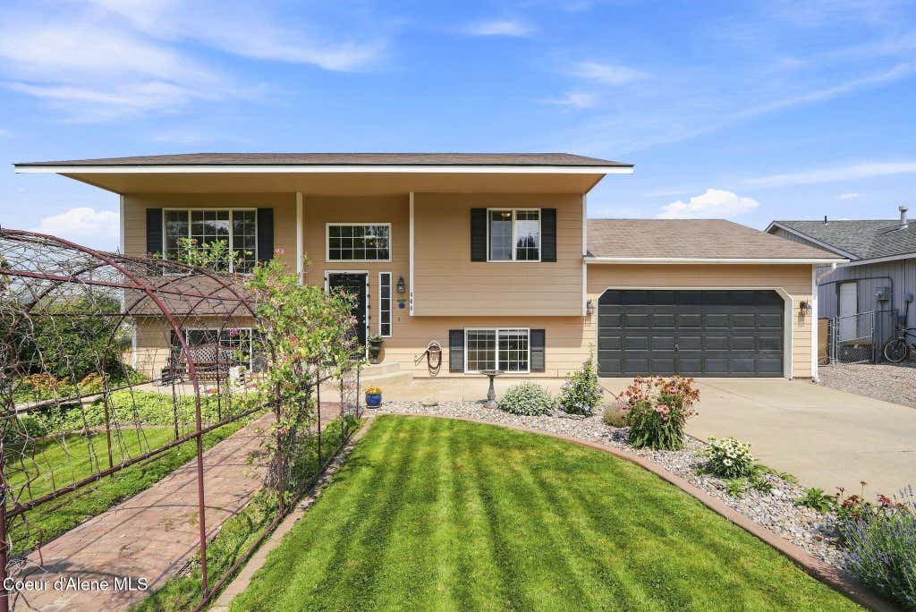 Photo of 460 Bridle LN, Post Falls, ID 83854 (MLS # 26-8517)
