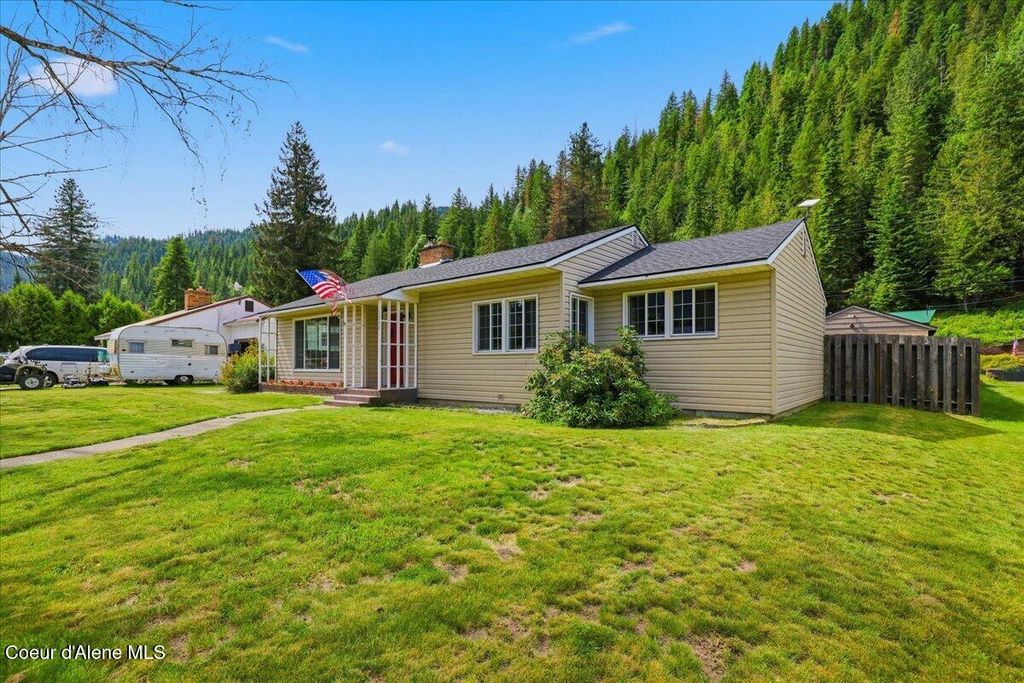 Photo of 1109 Larch Ave, Osburn, ID 83849 (MLS # 26-6627)