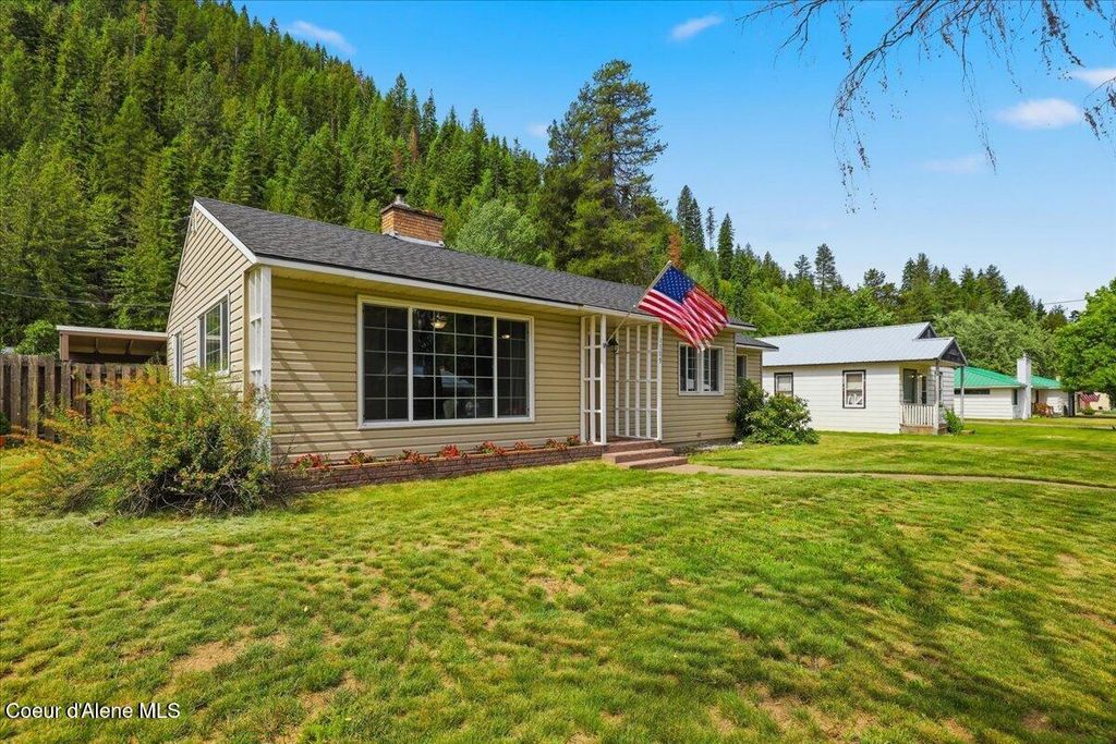 Photo of 1109 Larch Ave, Osburn, ID 83849 (MLS # 26-6627)