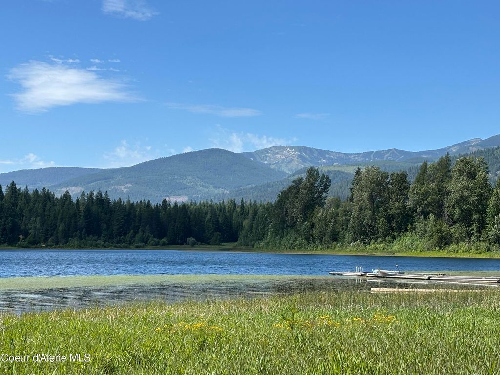 Photo of 118 Walsh Way, Sandpoint, ID 83864 (MLS # 26-7189)