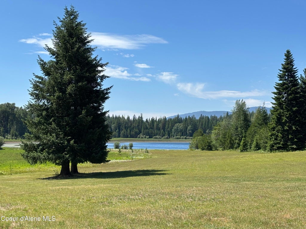 Photo of 118 Walsh Way, Sandpoint, ID 83864 (MLS # 26-7189)