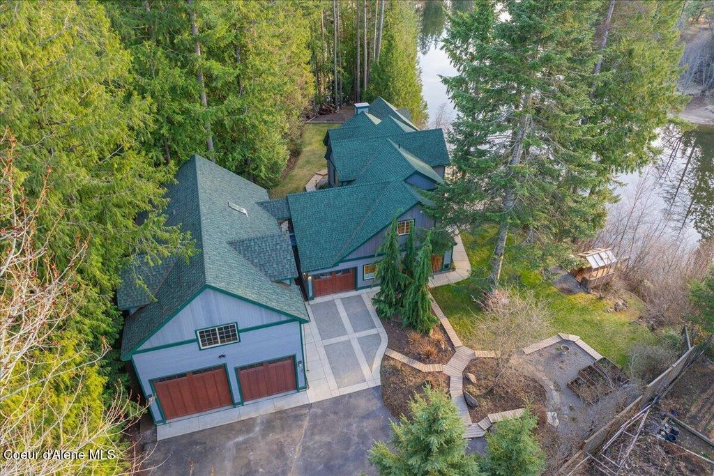 Photo of 414 Creekside Ln, Sandpoint, ID 83864 (MLS # 25-3254)