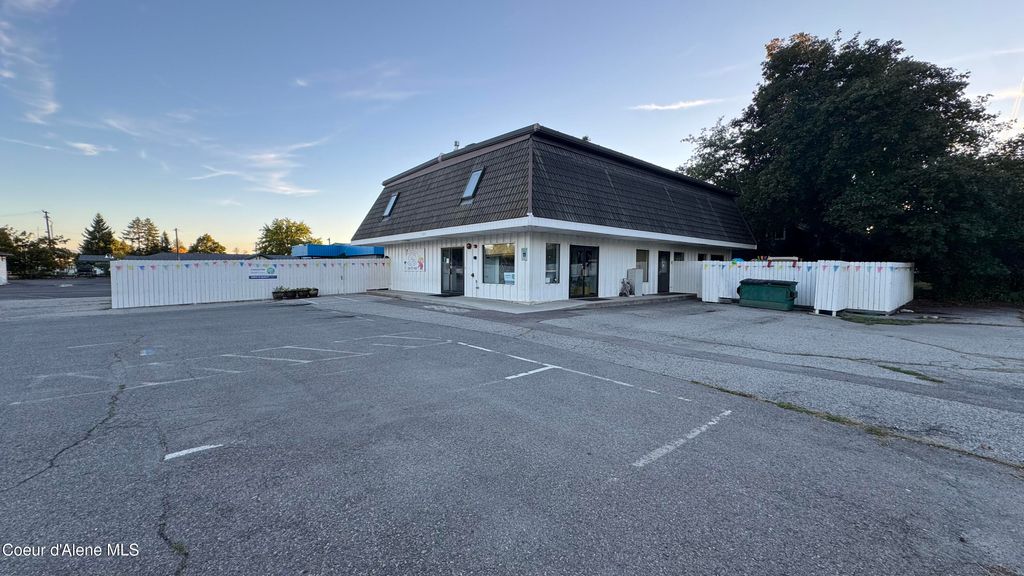 Photo of 102 Division, Sandpoint, ID 83864 (MLS # 25-9795)