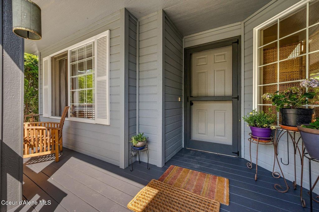 Photo of 8562 AUDUBON Dr, Hayden, ID 83835 (MLS # 25-6088)