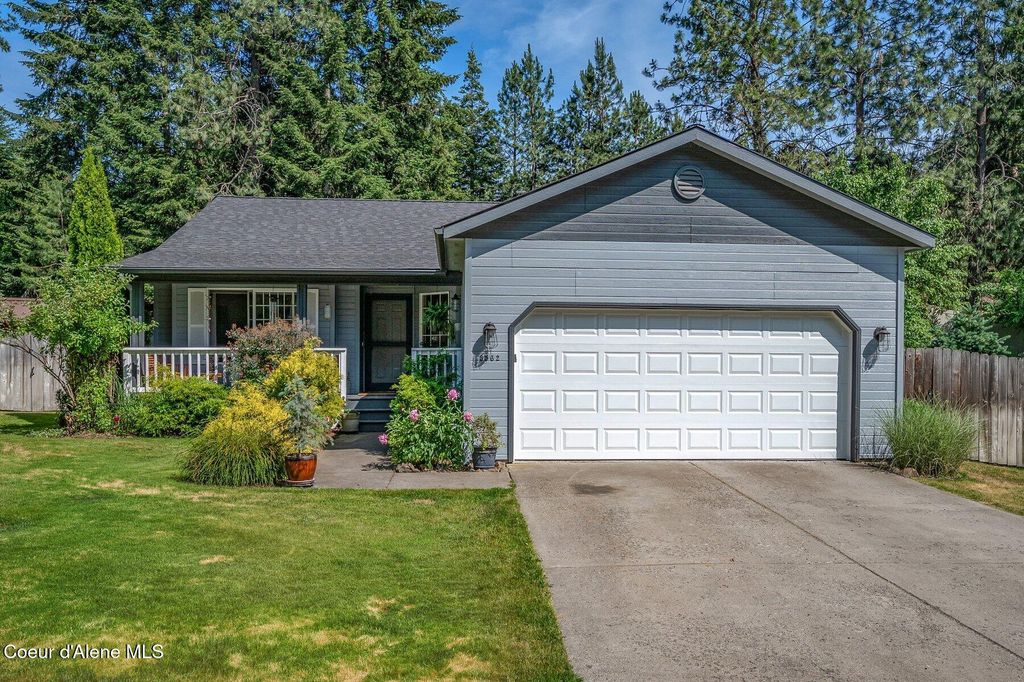Photo of 8562 AUDUBON Dr, Hayden, ID 83835 (MLS # 25-6088)
