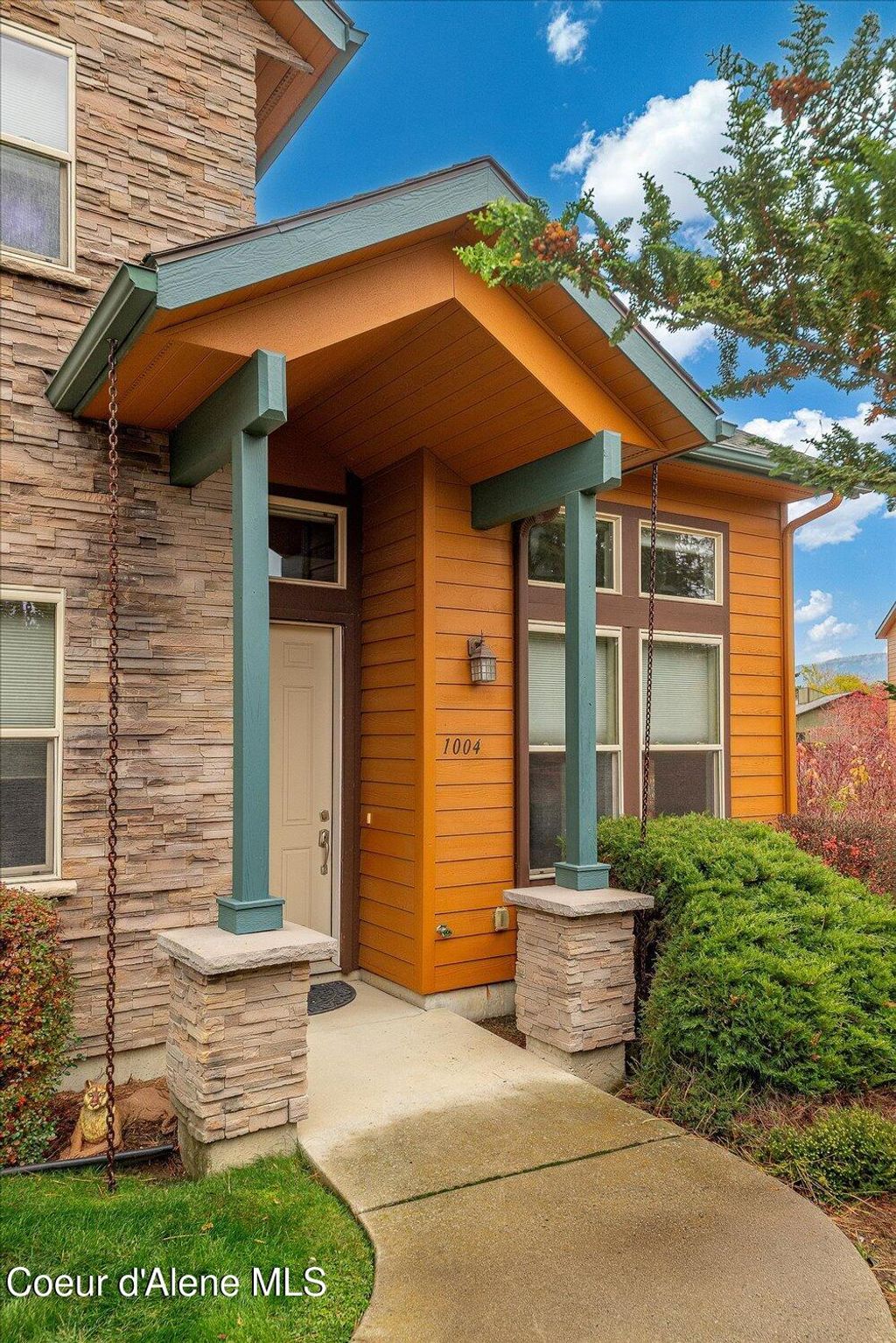 Photo of 1004 Park Ave #1004, Sandpoint, ID 83864 (MLS # 25-10852)