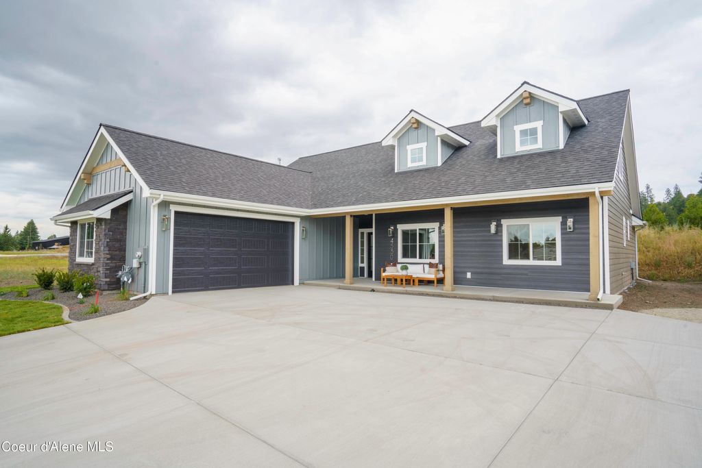 Photo of 4550 SAVEA Ln, Post Falls, ID 83854 (MLS # 26-477)