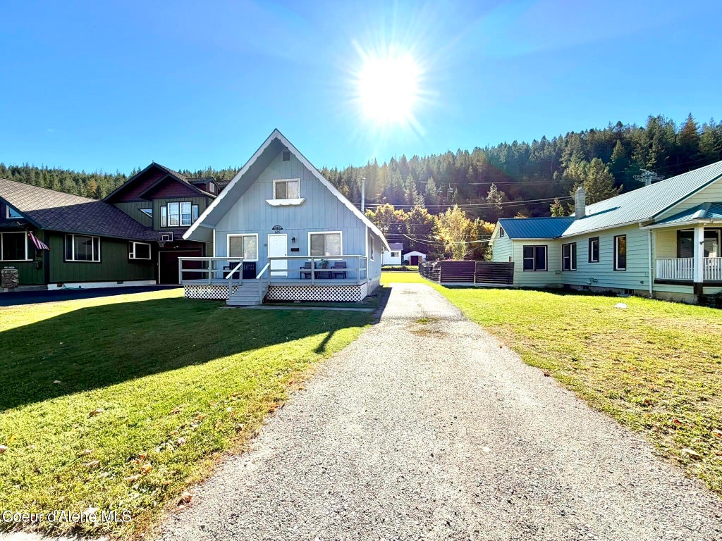 Photo of 625 McKinley Ave, Kellogg, ID 83837 (MLS # 26-10200)