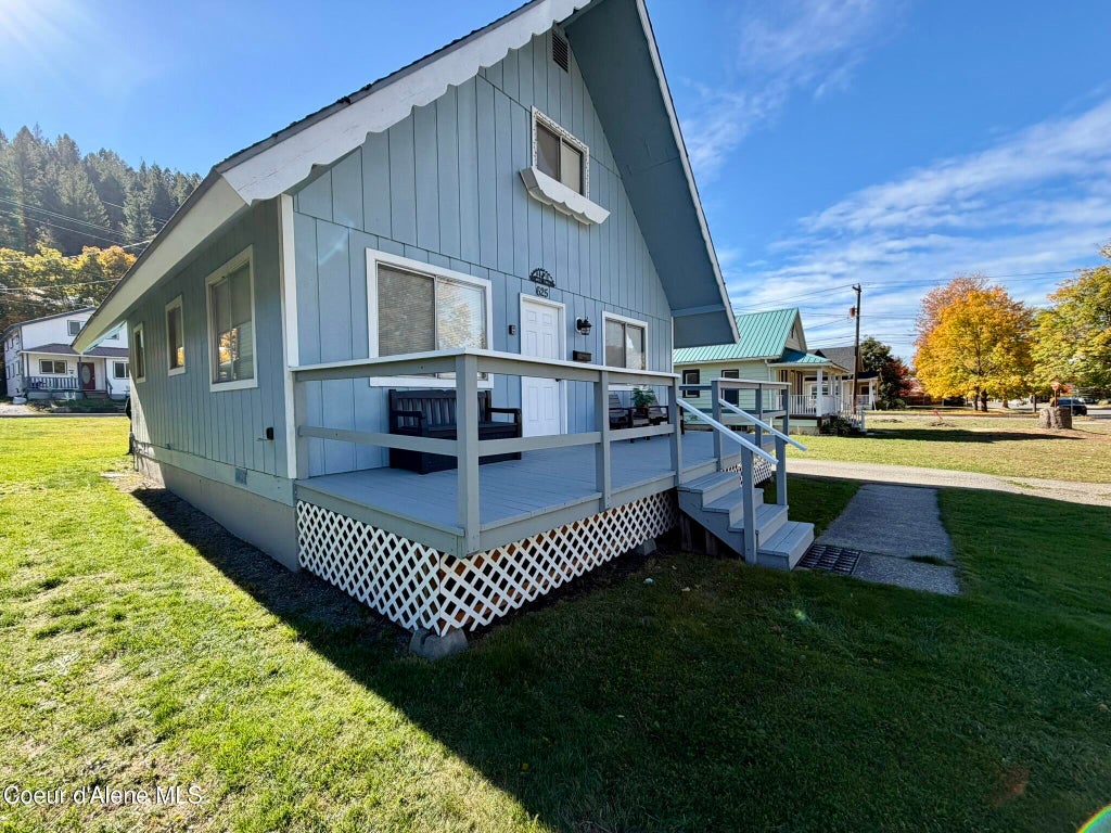 Photo of 625 McKinley Ave, Kellogg, ID 83837 (MLS # 26-10200)