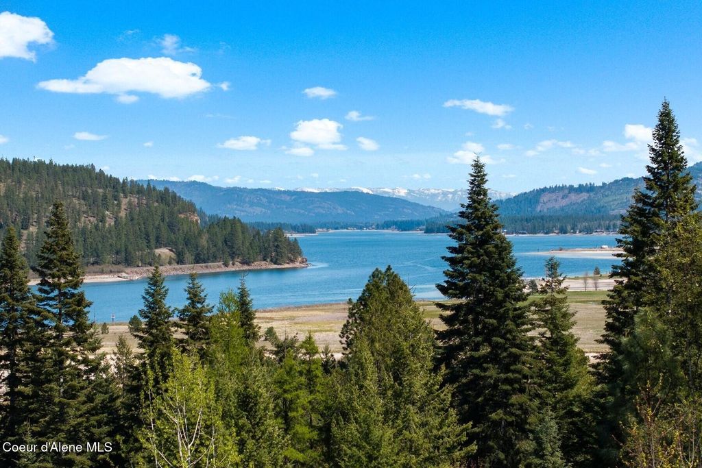 Photo of 247 Living Waters Way, Priest River, ID 83856 (MLS # 25-4149)