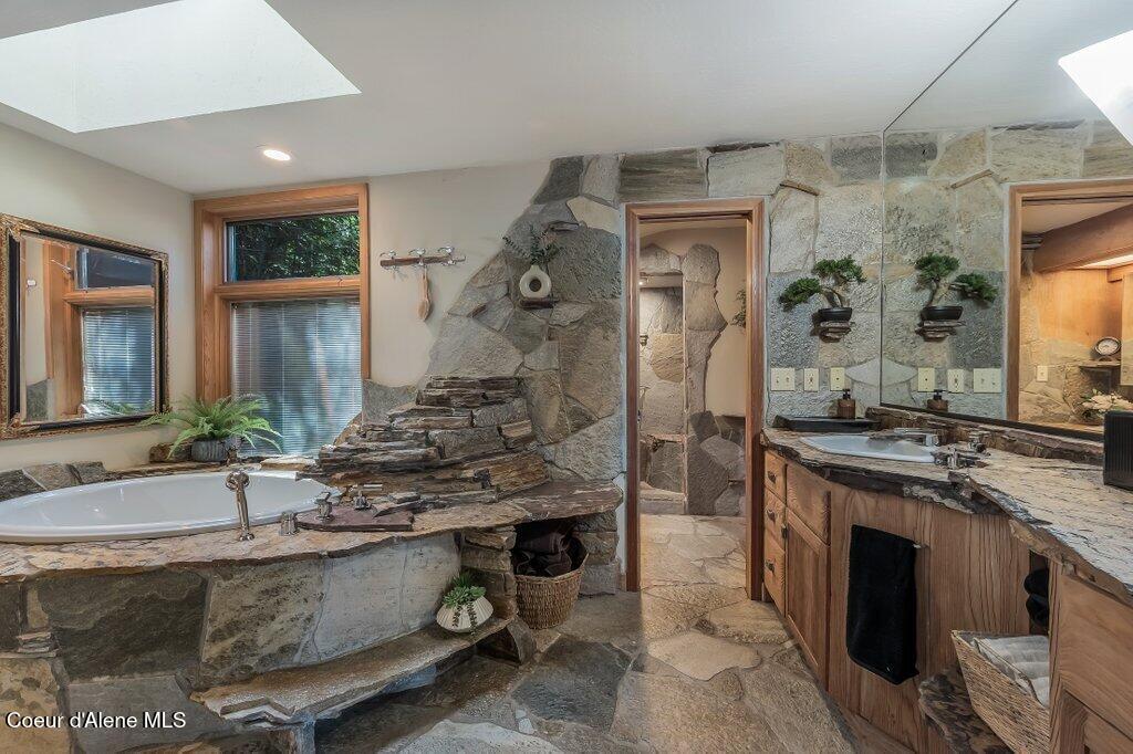 7225 W Otter Bay Rd, Coeur d'Alene, Alaska image 34