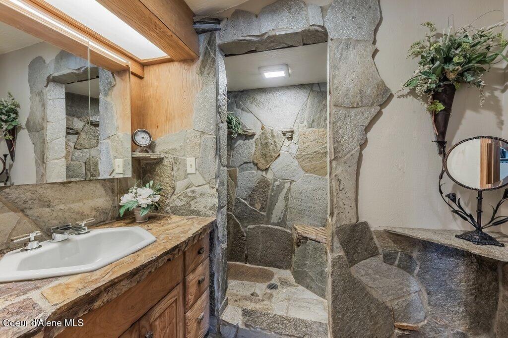 7225 W Otter Bay Rd, Coeur d'Alene, Alaska image 36