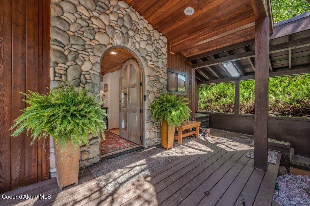 7225 W Otter Bay Rd, Coeur d'Alene, Alaska image 5