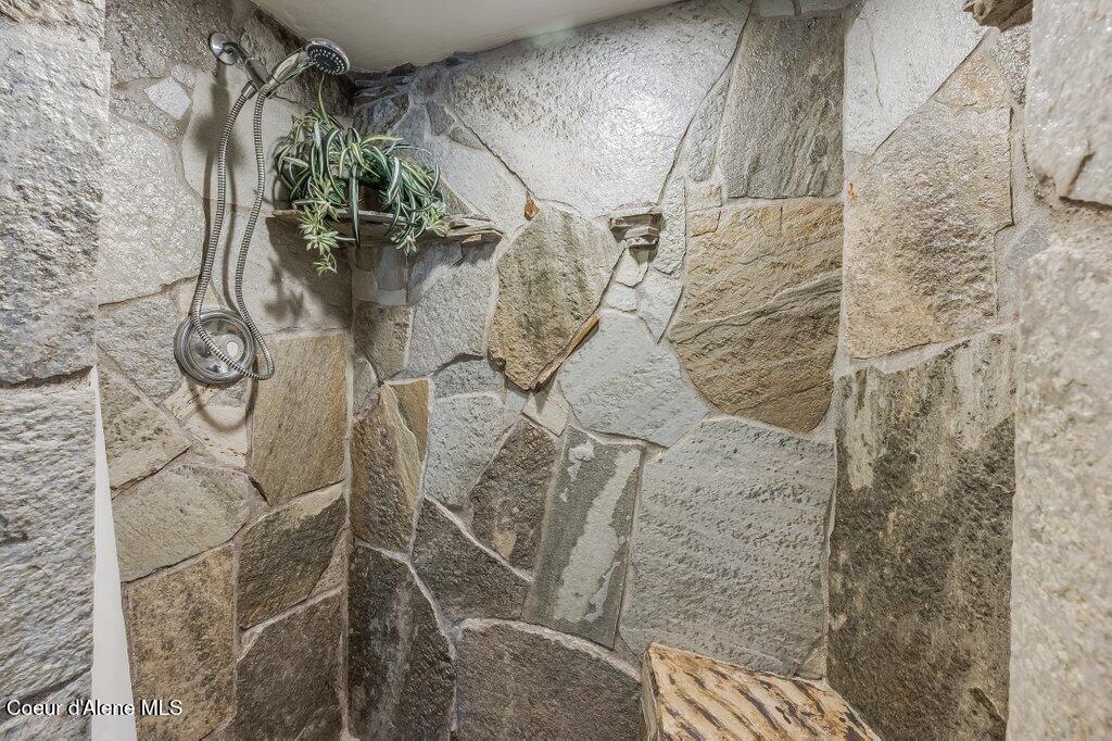 7225 W Otter Bay Rd, Coeur d'Alene, Alaska image 37
