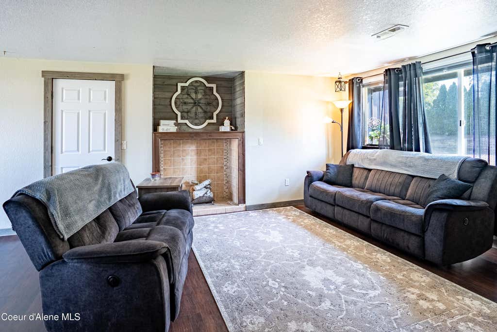 Photo of 1515 Park LN, Post Falls, ID 83854 (MLS # 26-8803)