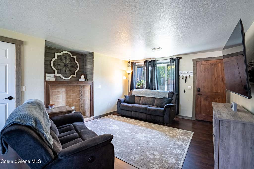 Photo of 1515 Park LN, Post Falls, ID 83854 (MLS # 26-8803)