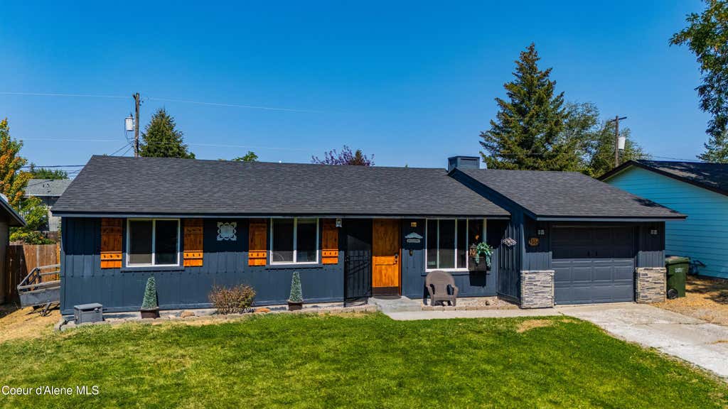 Photo of 1515 Park LN, Post Falls, ID 83854 (MLS # 26-8803)