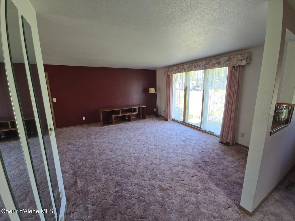 Photo of 1612 Plaza DR, Post Falls, ID 83854 (MLS # 26-7159)