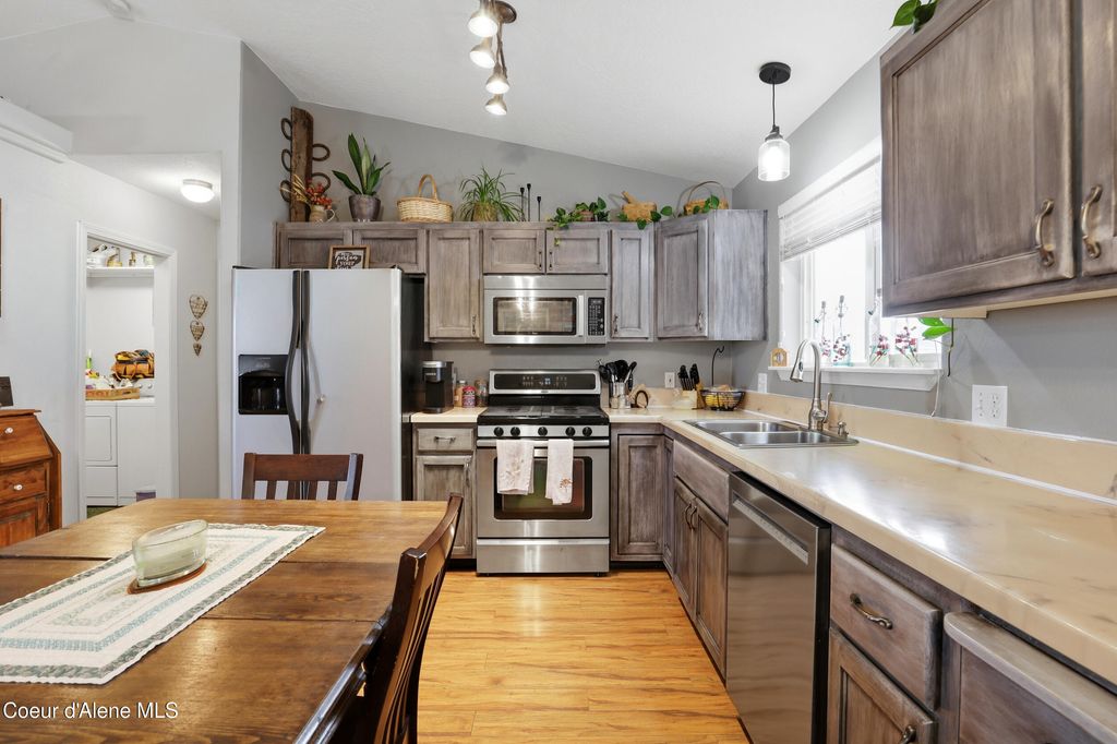 Photo of 9286 Great Hall Dr, Hayden, ID 83835 (MLS # 26-3316)