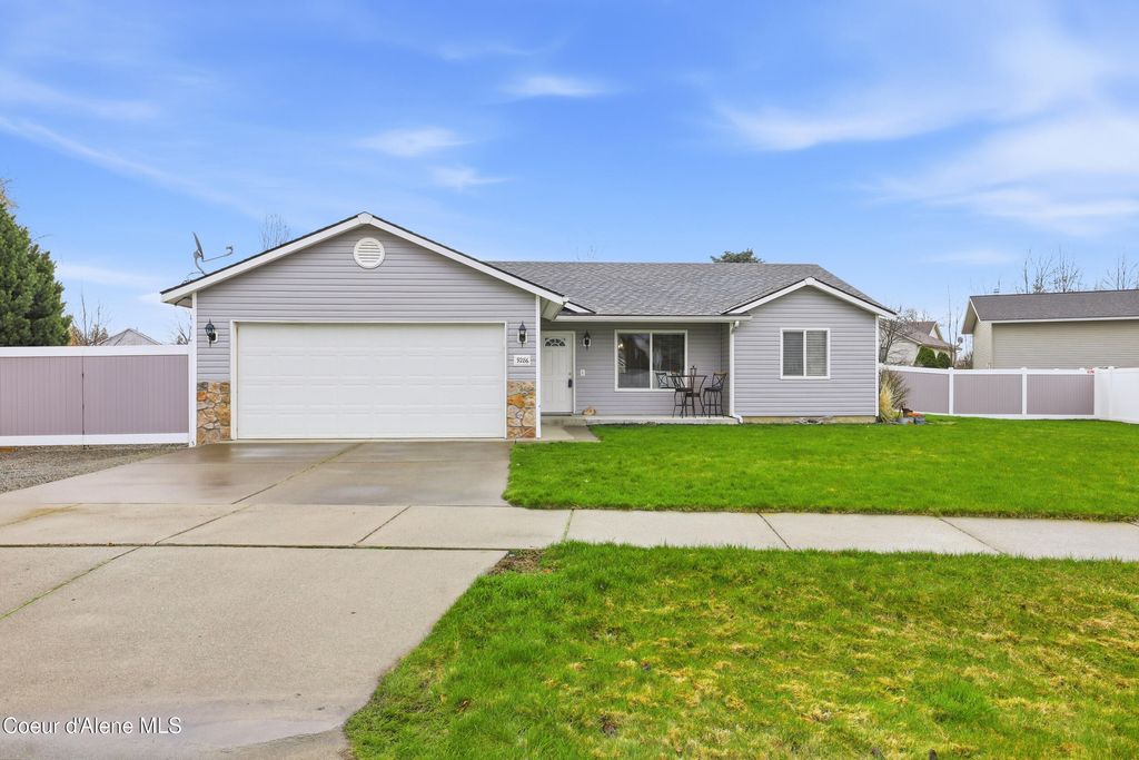 Photo of 9286 Great Hall Dr, Hayden, ID 83835 (MLS # 26-3316)