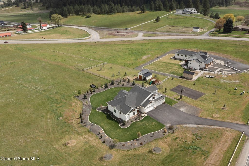 Photo of 3021 Rodeo Dr, Greenacres, WA 99016 (MLS # 26-4152)