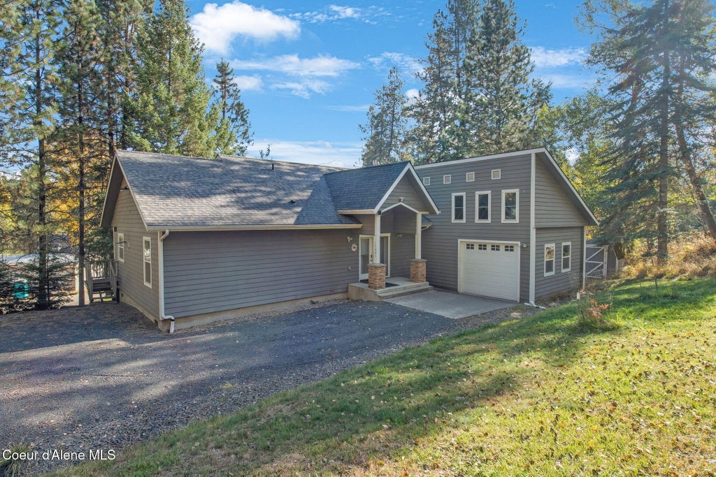 Photo of 1157 Elm Dr, St. Maries, ID 83861 (MLS # 26-10314)
