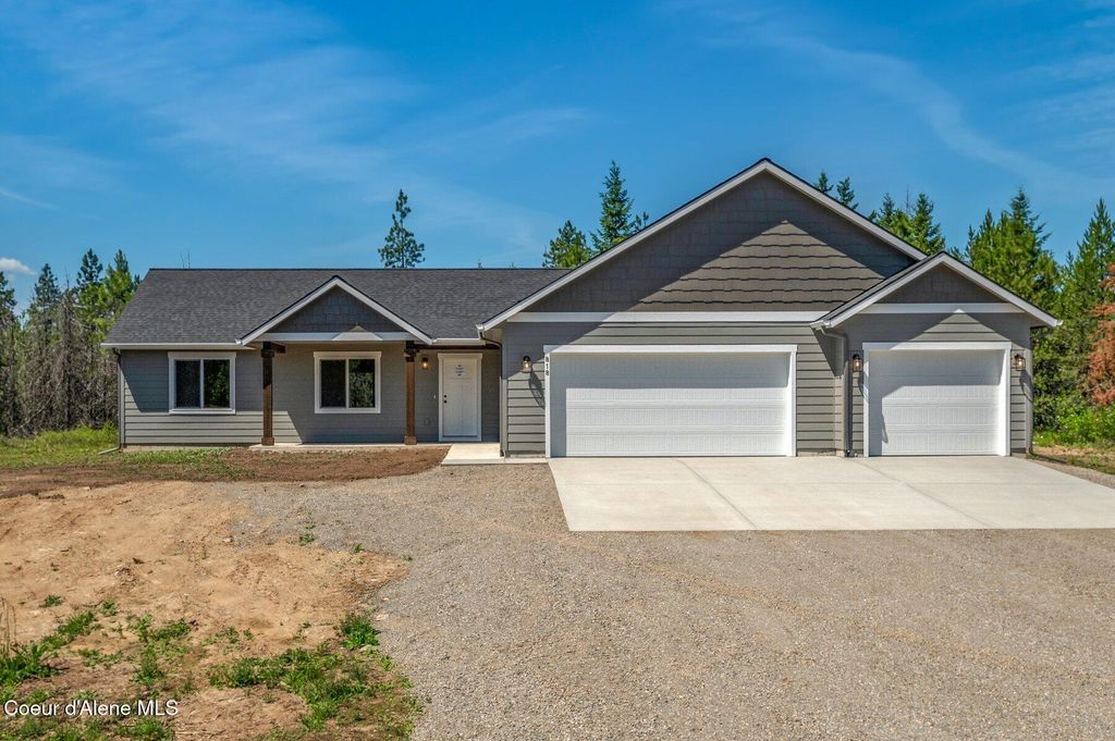 Photo of 280 Durango, Priest River, ID 83856 (MLS # 26-3293)