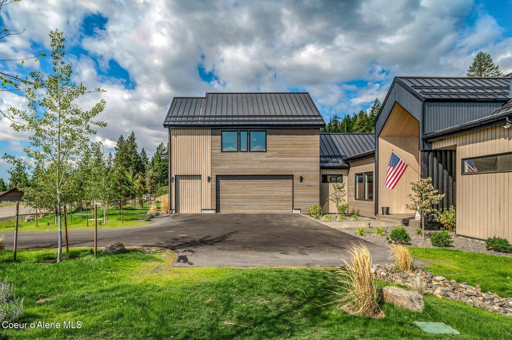 Photo of 15304 CHALONE Dr, Coeur dAlene, ID 83814 (MLS # 25-7683)