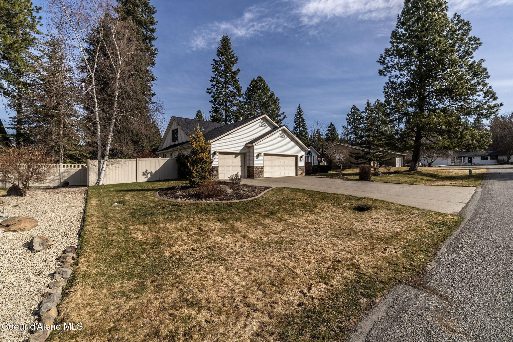 1531 E Twistwood Dr, Hayden, Idaho image 2