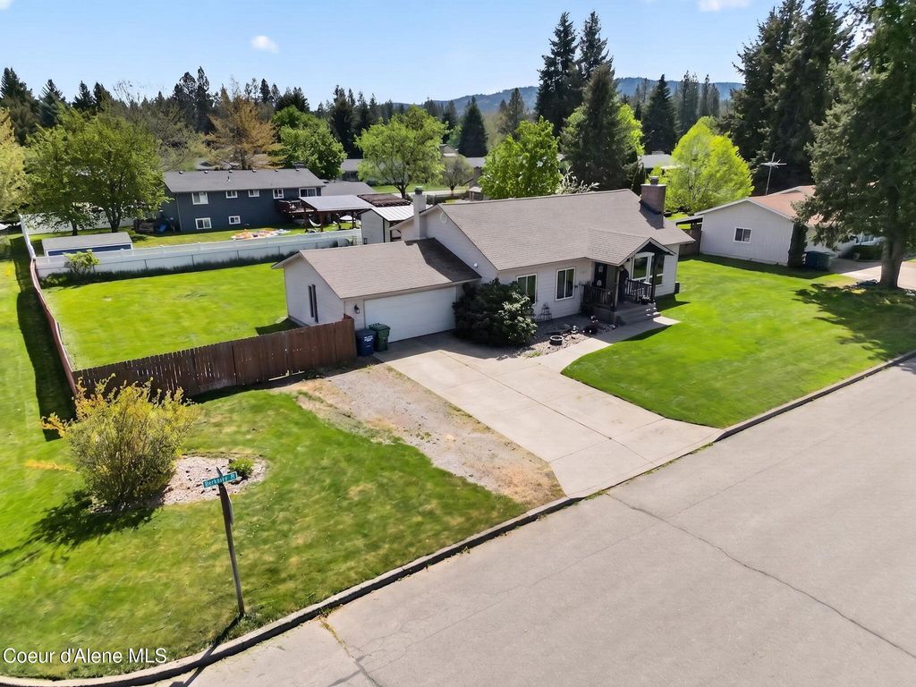 Photo of 101 Bentley PL, Post Falls, ID 83854 (MLS # 26-4519)